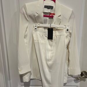 Vera Wang White Women's Blazer and Trousers Set